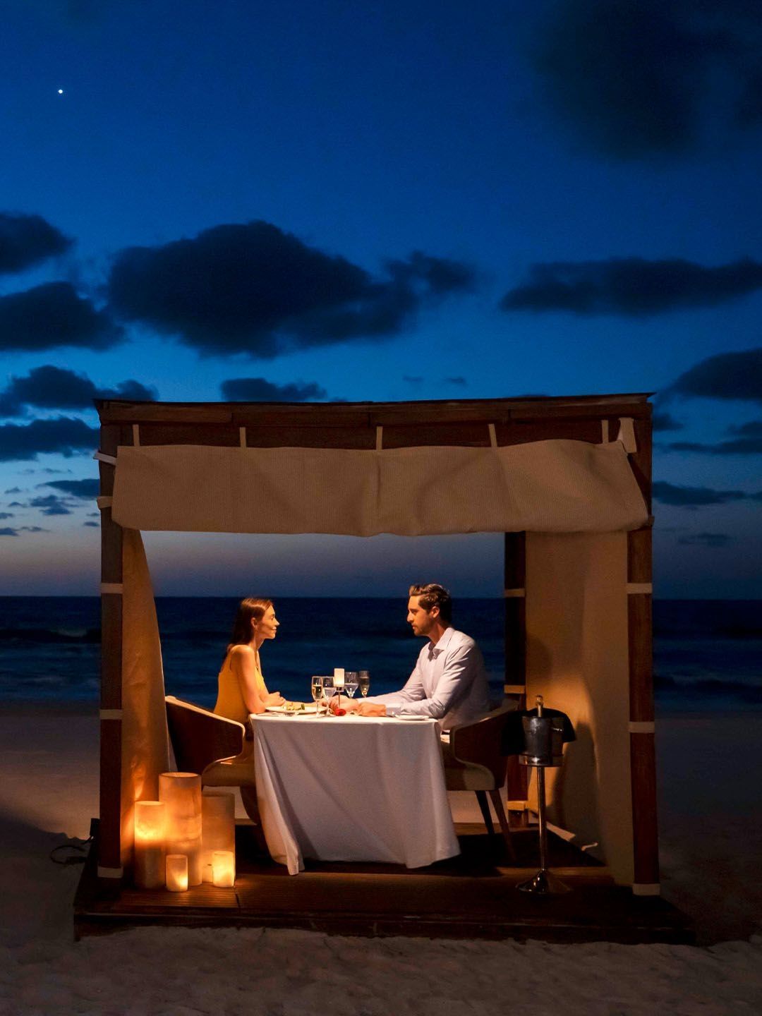 Luxurious private dinners by moonlight