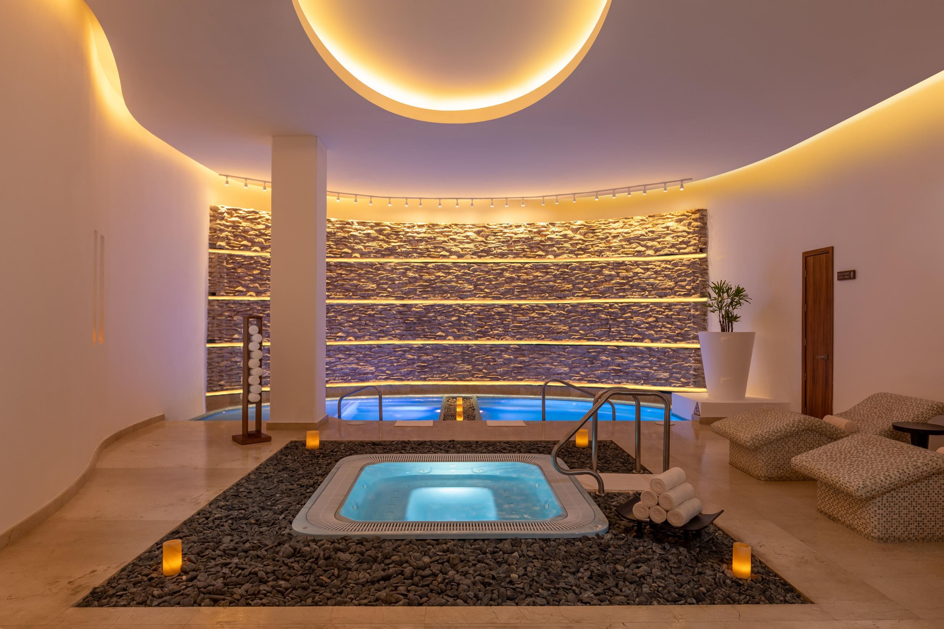 Private Spa hydrotherapy details
